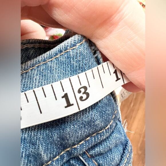 GAP NWT Sky High Rise Cheeky Straight Jeans distressed washwell low stretch 27/4 - Picture 12 of 12